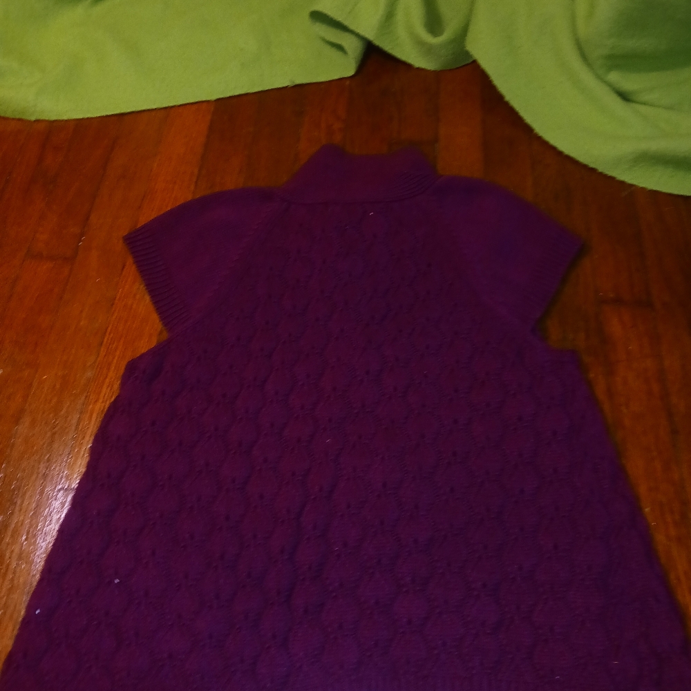 Sweater - Picture 4 of 4